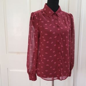 MODCLOTH button-up shirt with lips print 💋